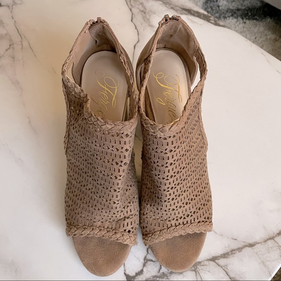 Fergie Peep Toe Block Heels - Picture 6 of 12